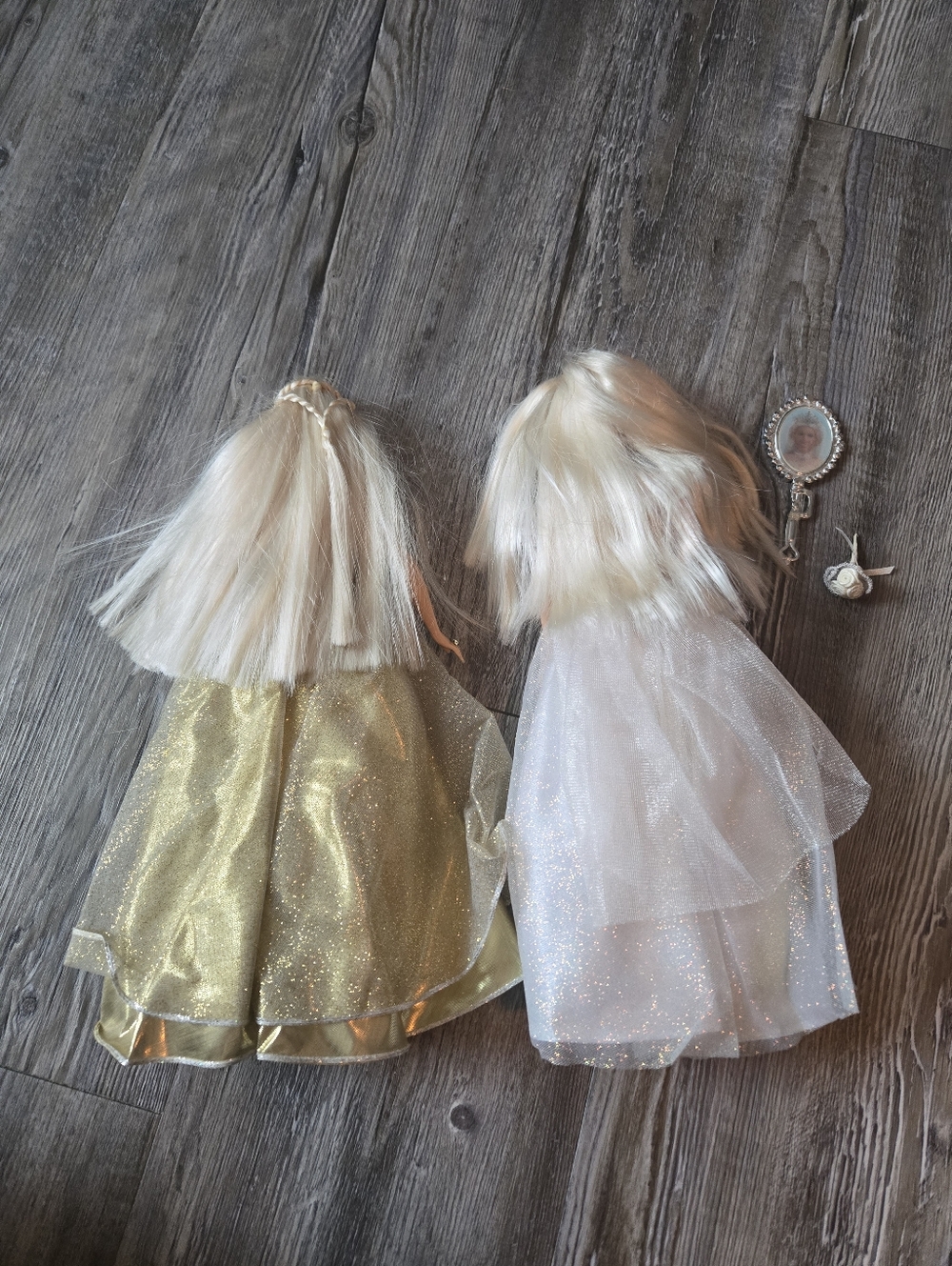Sparkle Barbies Bundle - Gold & White Gowns - Picture 7 of 9